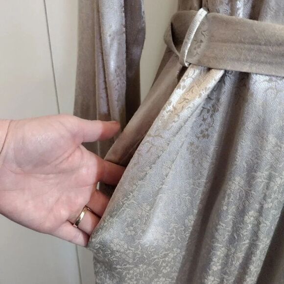 Victoria's Secret 1999 Gold Ivory Satin Textured Long Kimono Robe M/ L - Picture 8 of 16